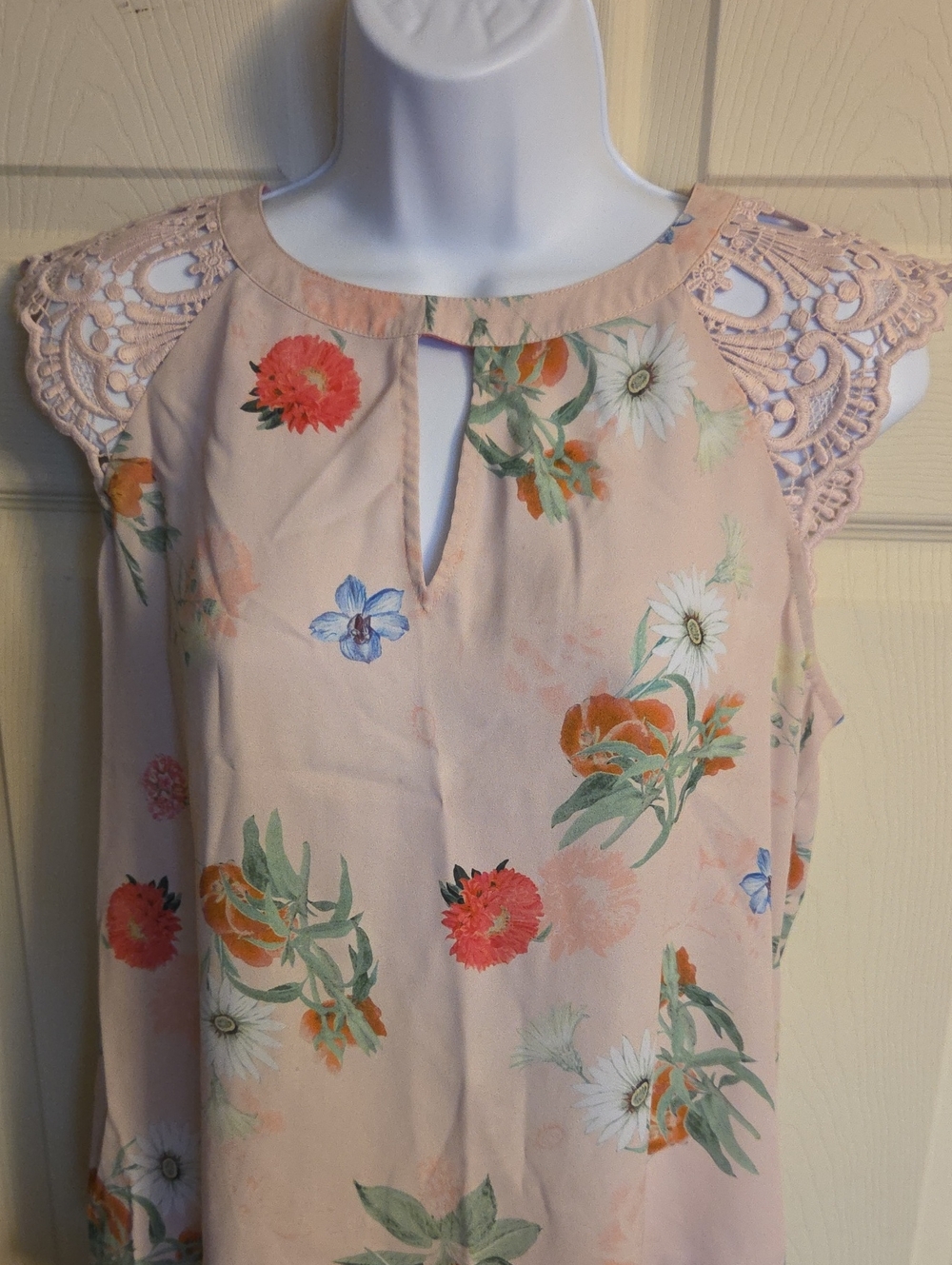 Express Floral Sleeveless Blouse Size Medium - Picture 4 of 11